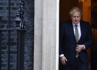 Boris Johnson assume negociar com a União Europeia um acordo comercial semelhante ao do Canadá