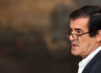 Rui Moreira reitera confiança no diretor do Teatro Municipal do Porto