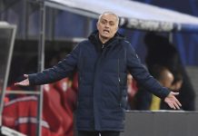 Tottenham, de José Mourinho, corta salários dos funcionários em 20%