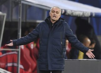 Tottenham, de José Mourinho, corta salários dos funcionários em 20%