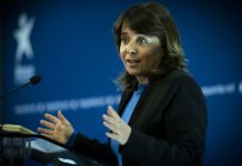 Covid-19: DGS deve dar indicações claras aos serviços públicos e empresas privadas, diz Catarina Martins