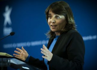 Covid-19: DGS deve dar indicações claras aos serviços públicos e empresas privadas, diz Catarina Martins
