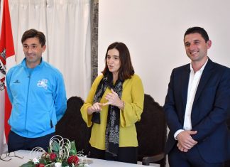 CRISTINA CALISTO RECEBEU EQUIPA DE NATAÇÃO DO CLUBE DESPORTIVO ESCOLAR DE ÁGUA DE PAU