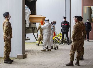 Itália regista quase 1.000 mortes num dia, o pior balanço desde o início da pandemia