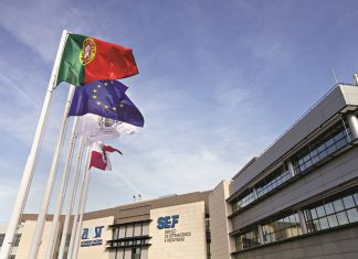 Aeroporto de Lisboa: SEF detém dois estrangeiros com mandado de captura europeu