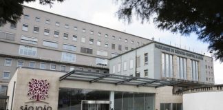 Covid-19: Hospital São João no Porto obriga profissionais a usarem máscaras