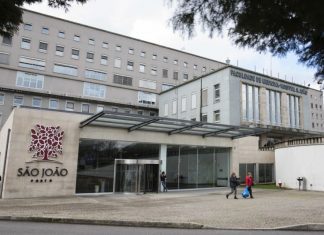 Covid-19: Hospital São João no Porto obriga profissionais a usarem máscaras