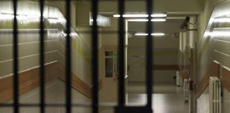 Covid-19: Sindicatos dos guardas prisionais querem máscaras nas prisões para visitas