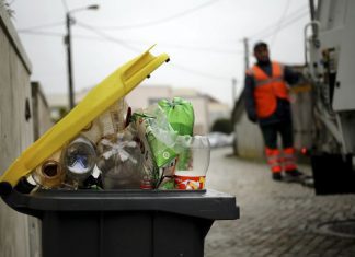 Covid-19: “Não queremos que a população esteja contra os trabalhadores”. STAL desconvoca greve que afetaria tratamento dos lixos na região de Aveiro