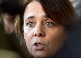 Bloco de Esquerda quer intervenção urgente do Governo para resolver problemas dos estivadores