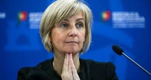 Covid-19: Linha SNS 24 vai ser reforçada sexta-feira com 81 enfermeiros, diz ministra