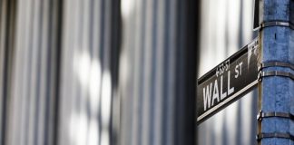 Wall Street fecha com as perdas mais pesadas desde 2008