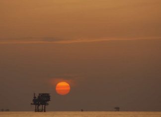 Produtores de petróleo acordam corte de 9,7 milhões de barris diários