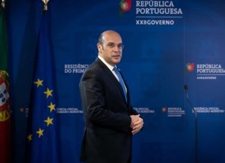 Governo quer dinheiro de apoios na tesouraria das empresas até ao fim do mês