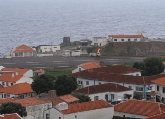 Governo dos Açores assegura abastecimento ao Corvo por via aérea