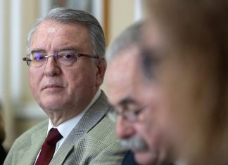 Governo dos Açores está a implementar as medidas certas para combater o impacto da Covid-19 na Região