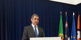COVID-19. Bolieiro defende “resposta imediata” para garantir direito à Educação