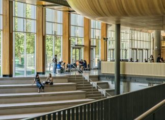 ESTUDANTES UNIVERSITÁRIOS – Ei-los que não regressaram DR