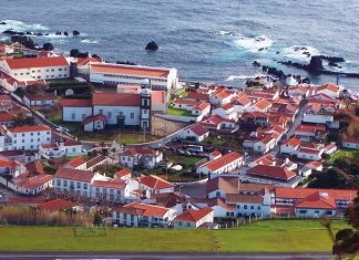 Flores sem casos mas com população apreensiva e empresários em dificuldades