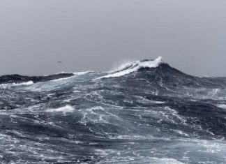 Marinha resgata náufrago a mais de 400 quilómetros da ilha das Flores