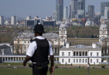 Quase metade das mortes em Londres numa semana atribuídas à pandemia