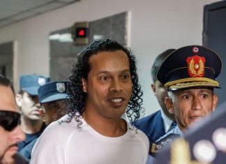 A nova vida de Ronaldinho, detido há um mês no Paraguai