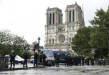 Um ano depois, Paris continua “órfã” da sua catedral icónica