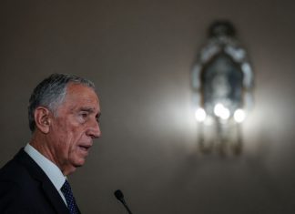 Marcelo propõe ao parlamento prolongar estado de emergência, mas decreto prevê “abertura gradual, faseada” de serviços e empresas