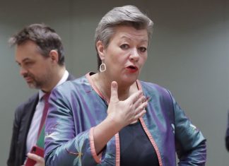 Portugal será o próximo país da União Europeia a receber menores de campos de refugiados das ilhas gregas