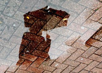 Chuva coloca dez distritos sob aviso amarelo