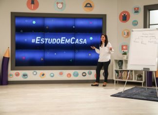 Pais pedem audiodescrição para cegos no #Estudo Em Casa