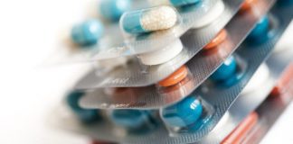 Covid-19: Farmácias hospitalares devem dar preferência à entrega de medicamentos em casa