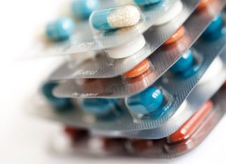 Covid-19: Farmácias hospitalares devem dar preferência à entrega de medicamentos em casa