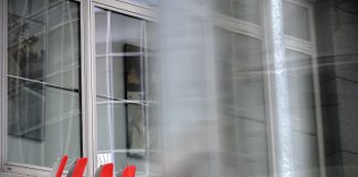 Lucro da H&M sobe 140% para 176 milhões de euros