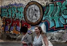 O “comboio desgovernado” grego. Há 10 anos, a Europa mergulhava noutra crise, a da dívida soberana