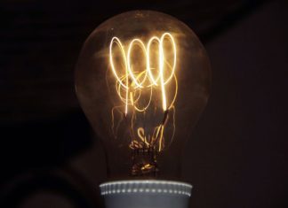 Covid-19: Empresas em ‘lay-off’ vão poder reduzir potência da eletricidade e do gás natural