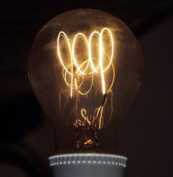 Covid-19: Empresas em ‘lay-off’ vão poder reduzir potência da eletricidade e do gás natural