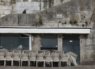 Covid-19: Atividade empresarial na zona euro cai para mínimo de sempre em março
