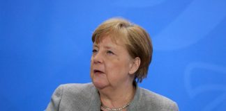 Angela Merkel ” muito preocupada” com relaxamento das restrições