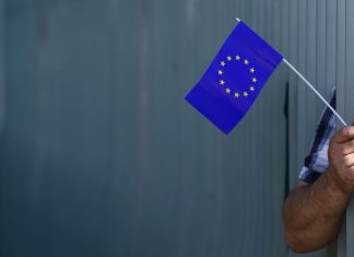 Covid-19: Bruxelas disponibiliza 300 milhões a pequena e médias empresas para alavancar investimentos