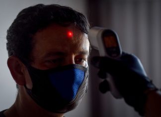 Covid-19: Empresas não podem recolher registo de temperatura dos trabalhadores