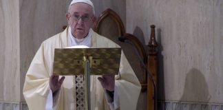 Papa agradece aos enfermeiros serviço prestado à Humanidade