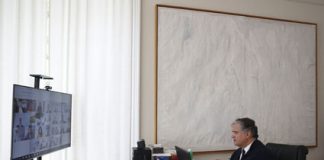 Região está envolvida nas “batalhas decisivas” de proteger a saúde e defender o emprego e a economia