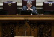 Ferro Rodrigues determina utilização obrigatória de máscara dentro da Assembleia da República