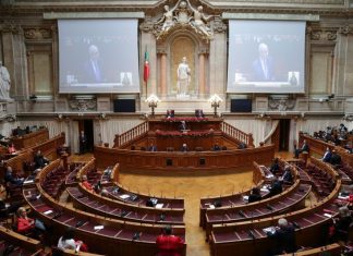 Filhos de imigrantes que vivam em Portugal há um ano poderão vir a ser portugueses