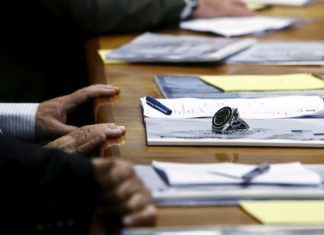 Criação de novas empresas recua mais de 70% em abril