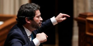 Covid-19: Ventura pede que calendário de desconfinamento seja repensado
