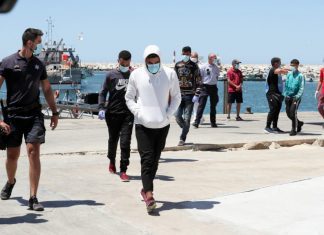 Migrantes intercetados no Algarve vão ser hoje presentes a tribunal “para aplicação de medidas de coação”