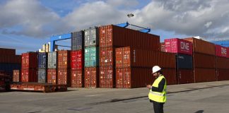 Exportações caem 39,8% e importações recuam 39,1% em abril devido à pandemia