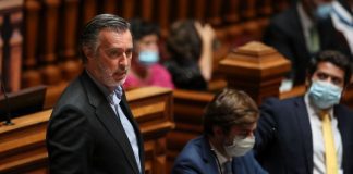 Iniciativa Liberal acusa Governo de só estar à espera “dos dinheiros de Bruxelas”